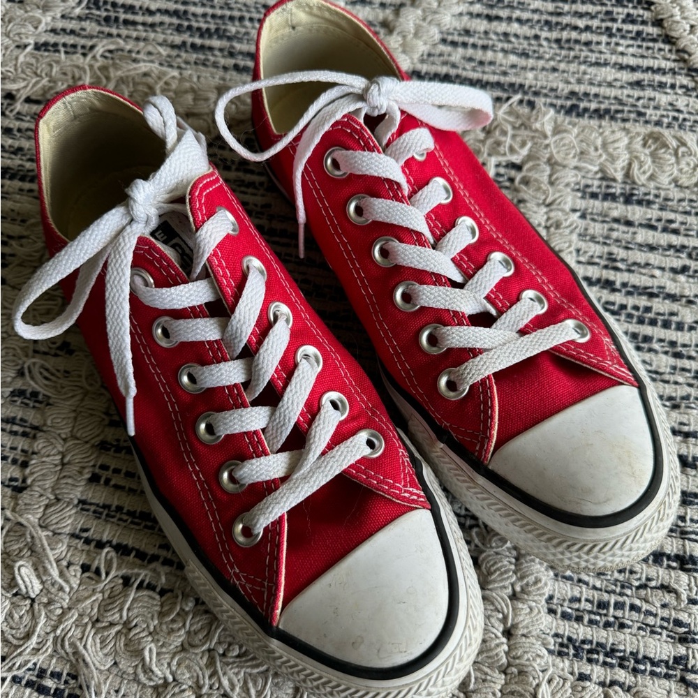 Red Converse Size 7 Women’s